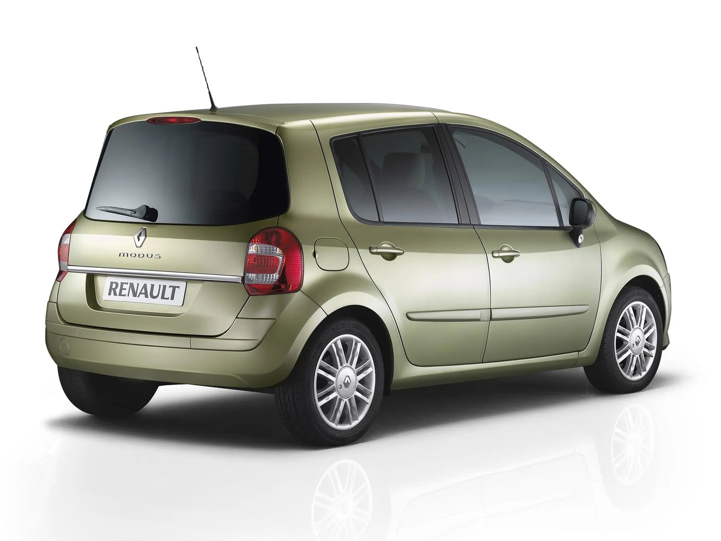 Renault_Modus_1_generation_restyling__Compact_Van__3.jpg