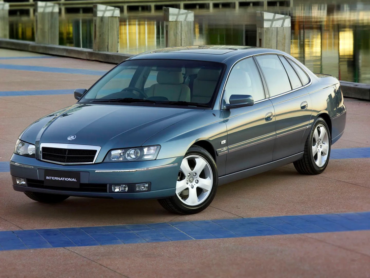 Holden_Statesman_2_generation__Sedan__7.jpg