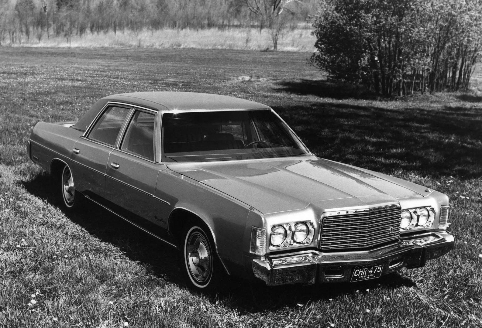 Chrysler_Newport_5_generation__Sedan__2.jpg