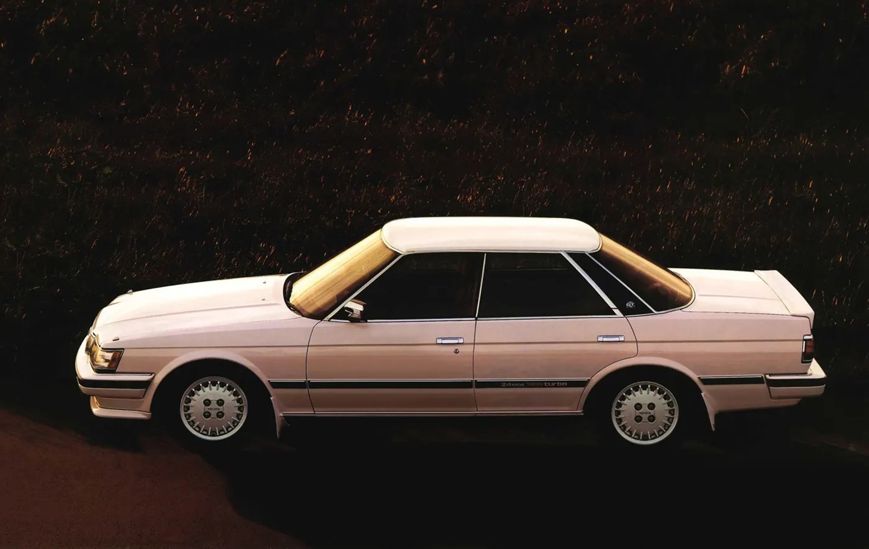 Toyota_Mark_II_5_generation__Sedan_Hardtop__3.jpg
