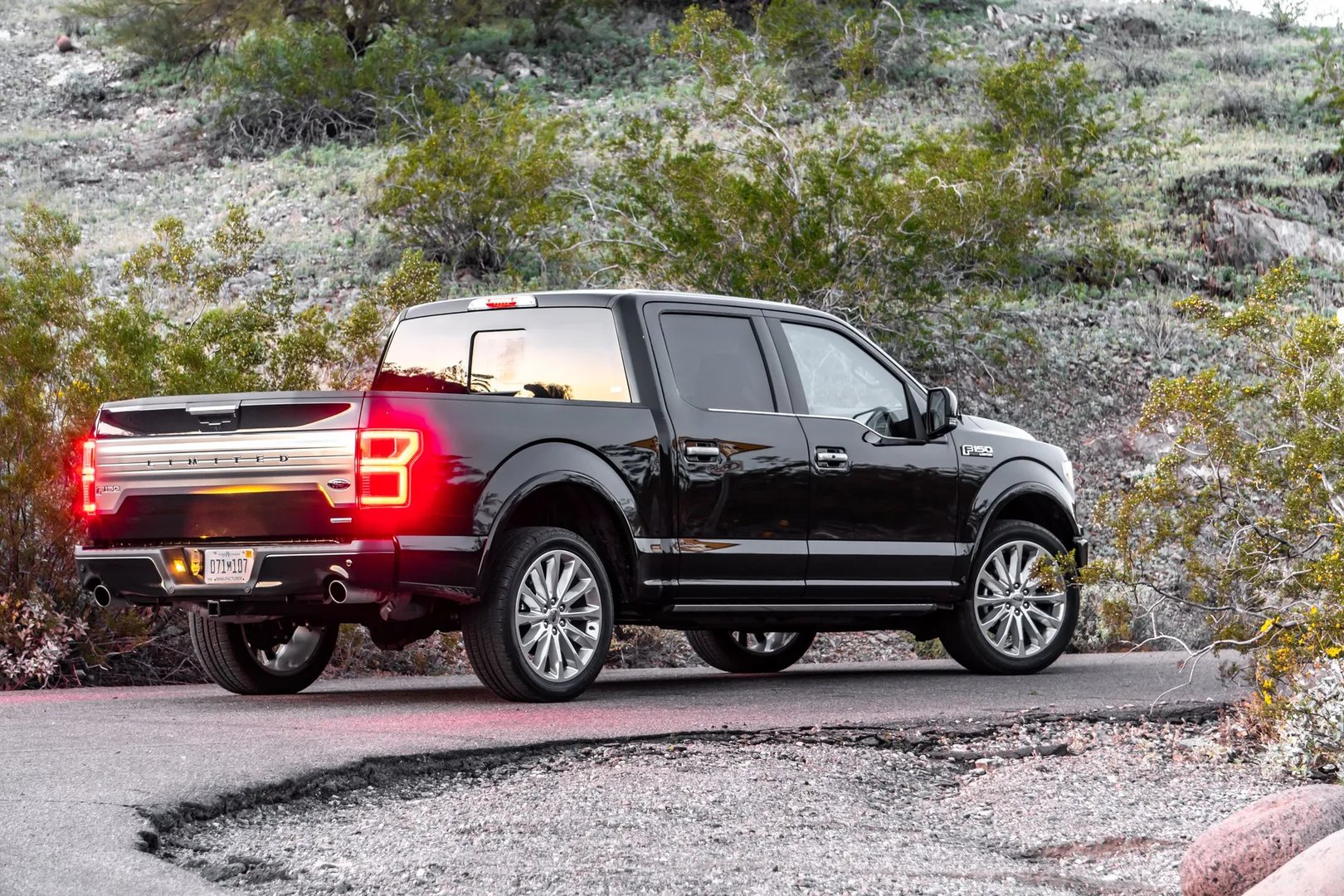 Ford_F-150_13_generation_restyling__Pickup_double-cab__1.jpg