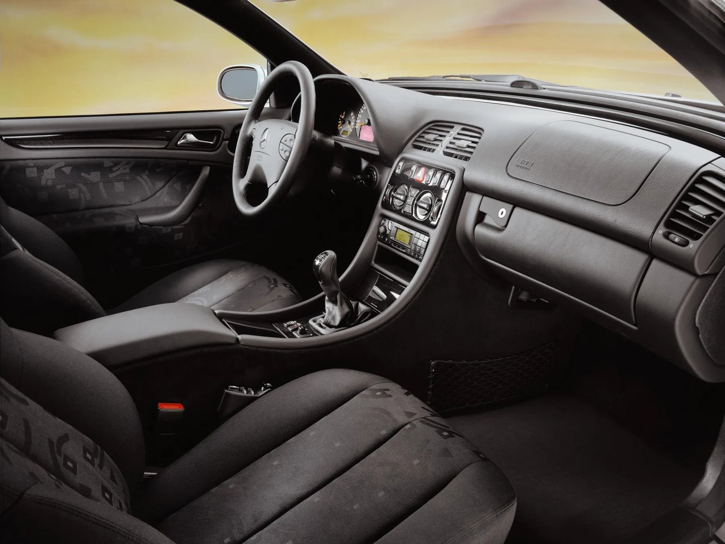 Mercedes_CLK-Class_1_generation__Coupe__10.jpg