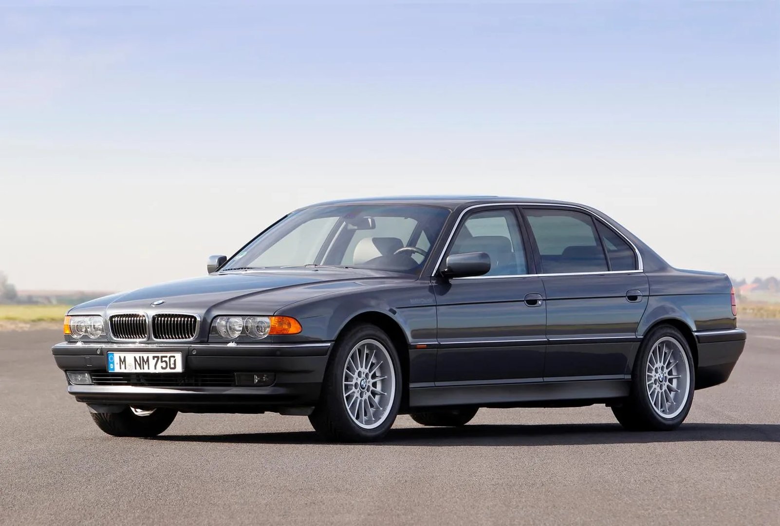 E38  Sedan
