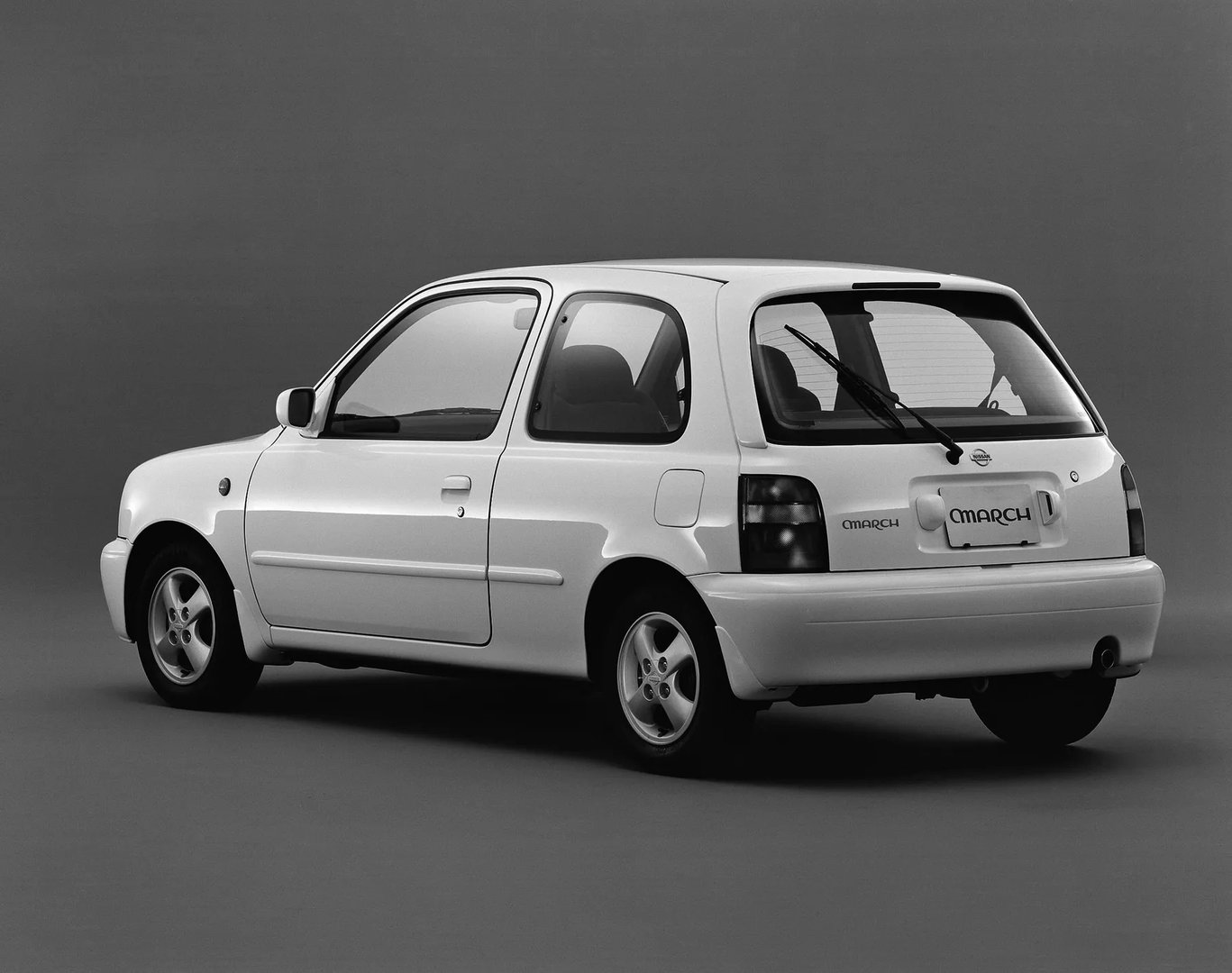 Nissan_March_2_generation__Mini_3-doors__1.jpg