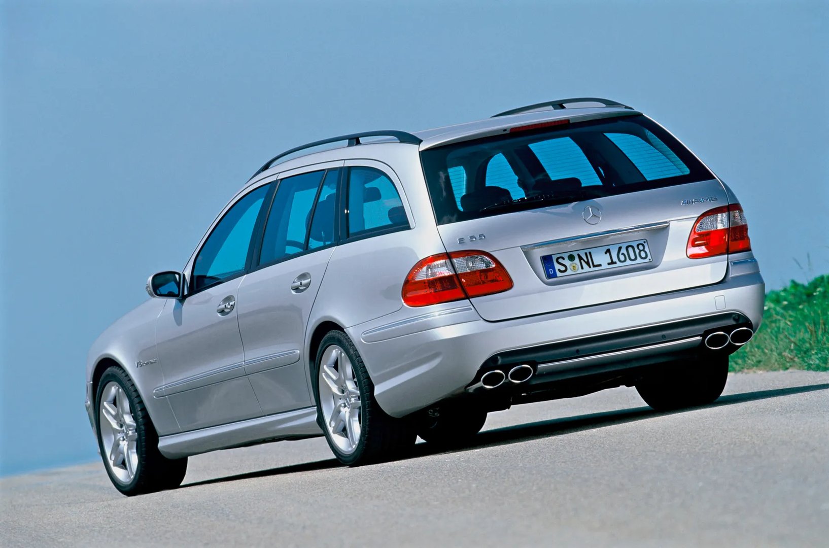 Mercedes_E-Class_AMG_3_generation__Estate_5-door__3.jpg