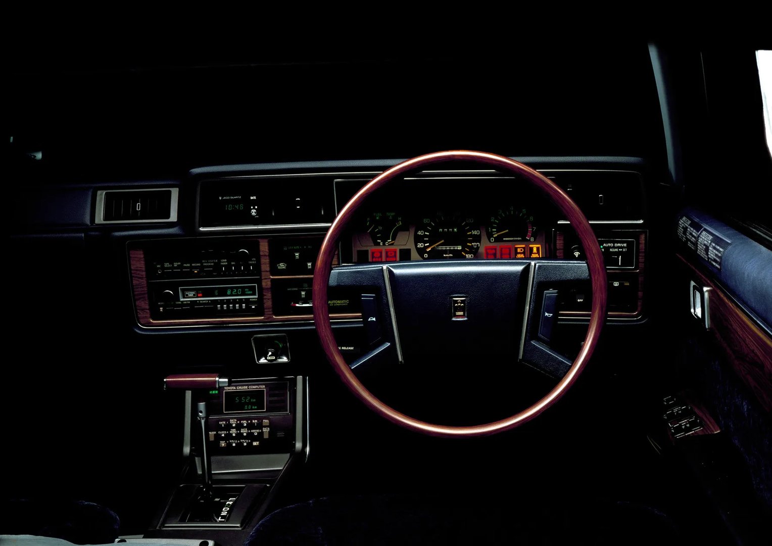 Toyota_Crown_6_generation__Sedan__6.jpg