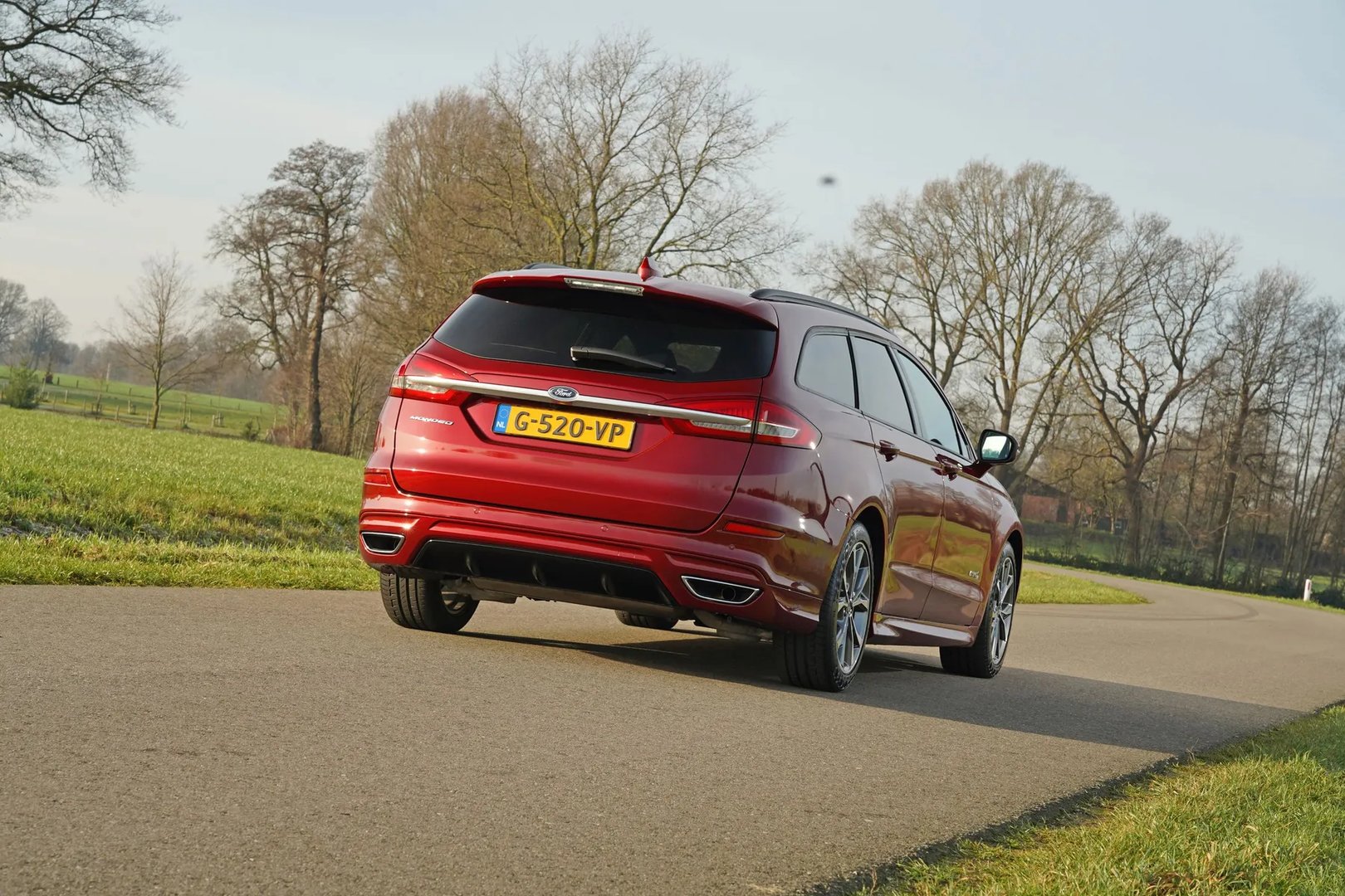 Ford_Mondeo_5_generation_restyling__Estate_5-door__2.jpg