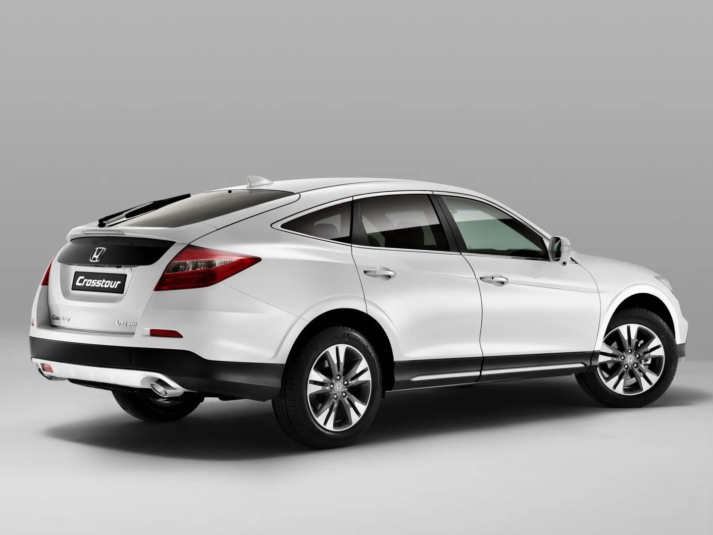 Honda_Crosstour_1_generation_restyling__SUV_5-doors__2.jpg