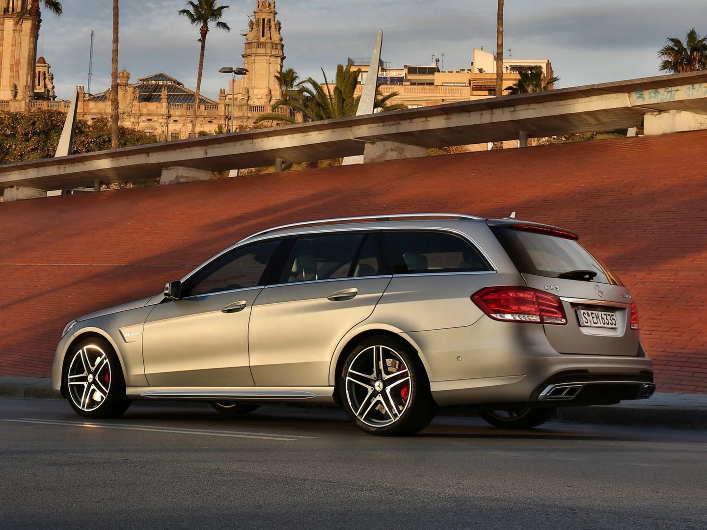Mercedes_E-Class_AMG_4_generation_restyling__Estate_5-door__4.jpg