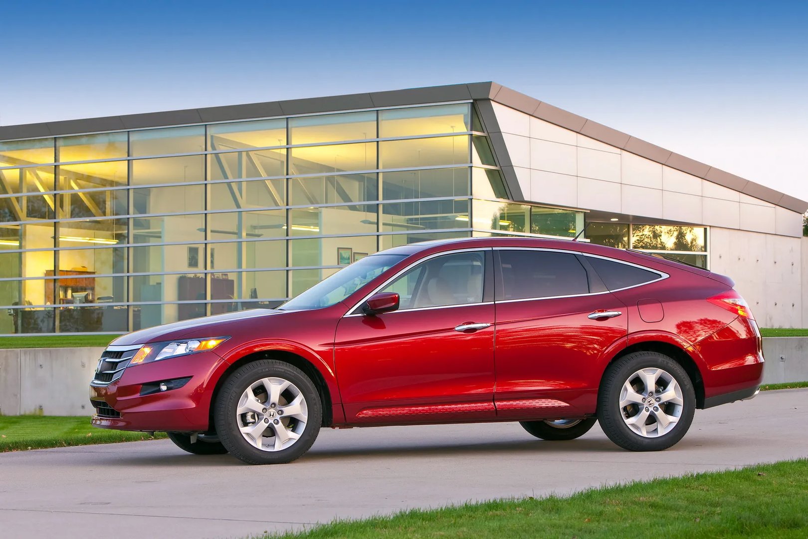 Honda_Crosstour_1_generation__SUV_5-doors__11.jpg