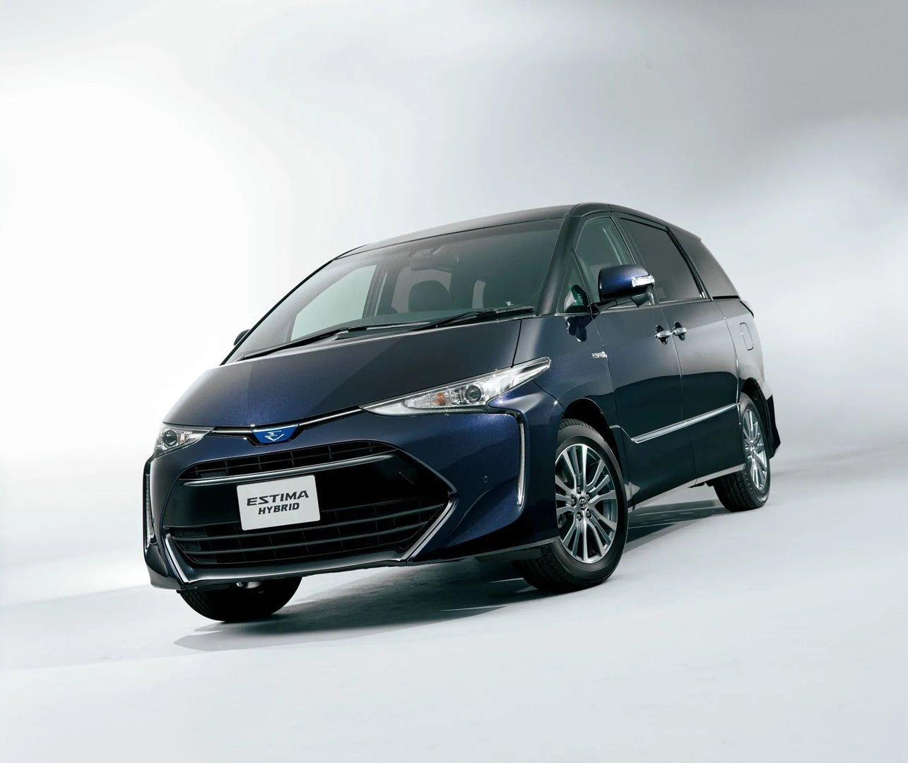 Toyota_Estima_3_generation_restyling_3__Minivan__4.jpg