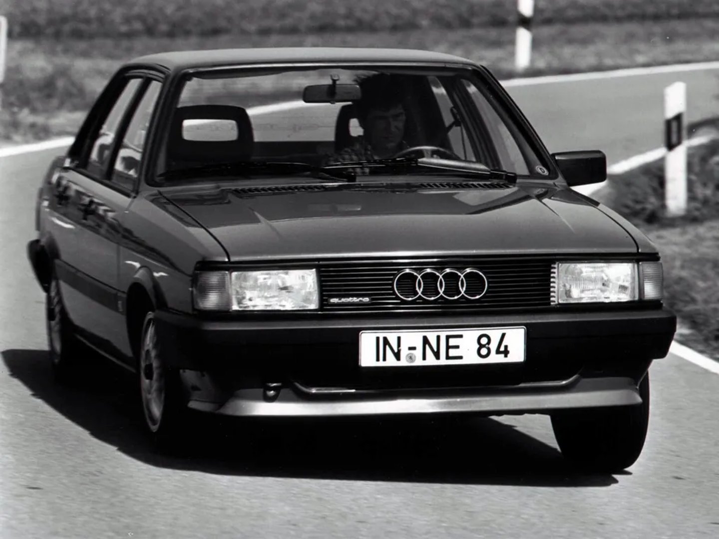 Audi_80_2_generation_restyling_1__Sedan__3.jpg