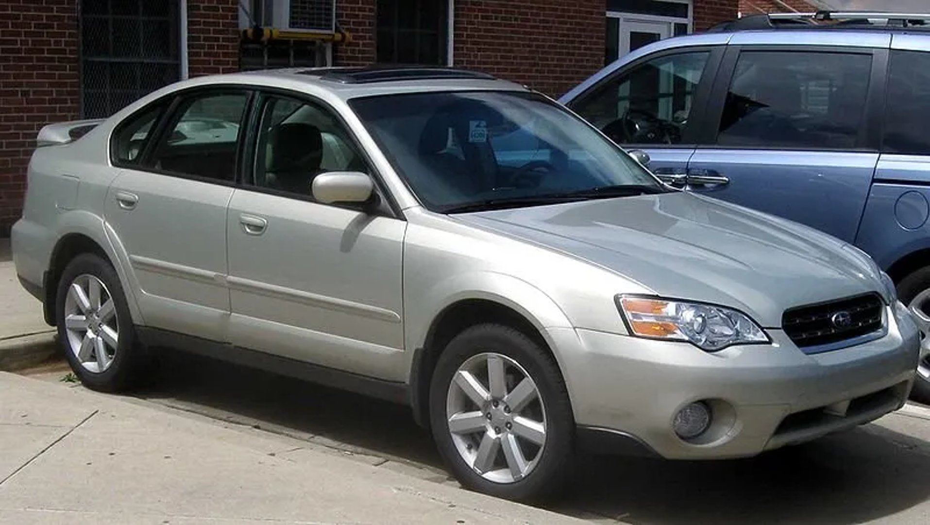 Subaru_Outback_3_generation__Sedan__1.jpg