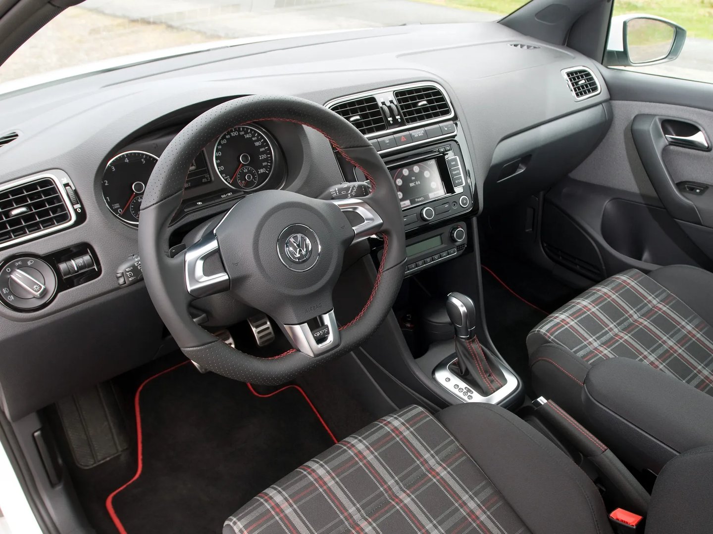 Volkswagen_Polo_GTI_5_generation__Mini_3-doors__12.jpg