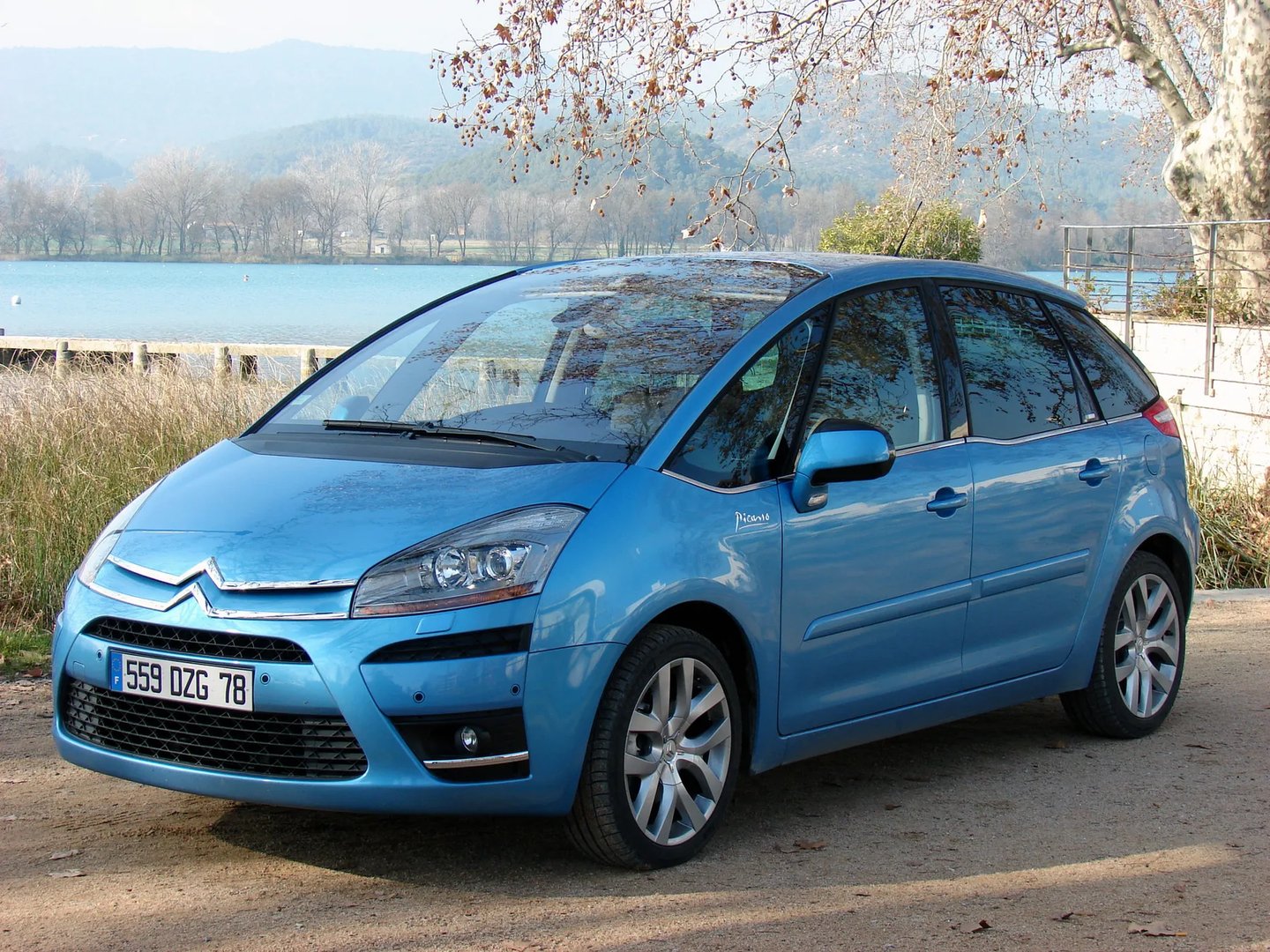 Citroen_C4_Picasso_1_generation__Compact_Van__6.jpg