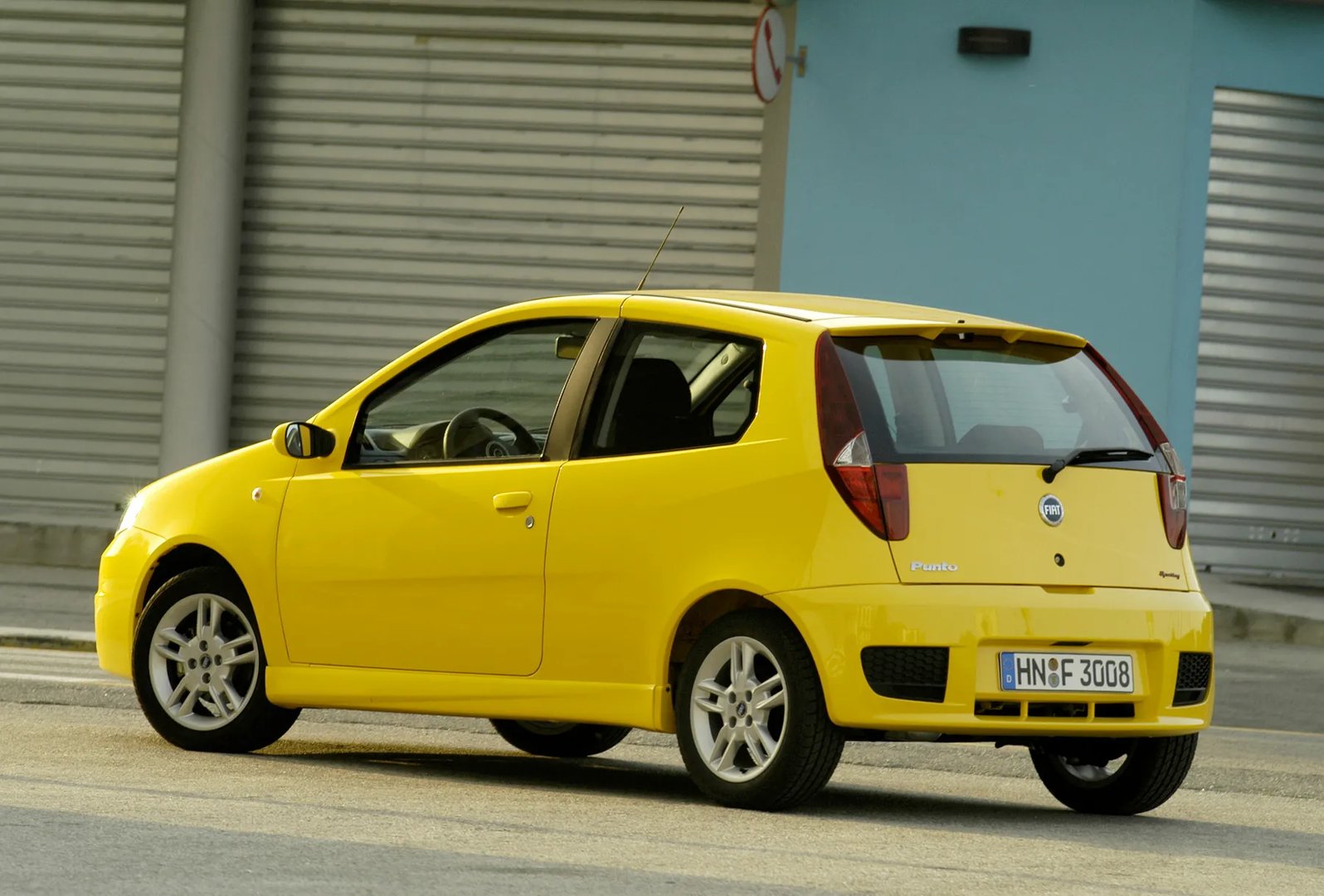 Fiat_Punto_2_generation_restyling__Mini_3-doors__2.jpg