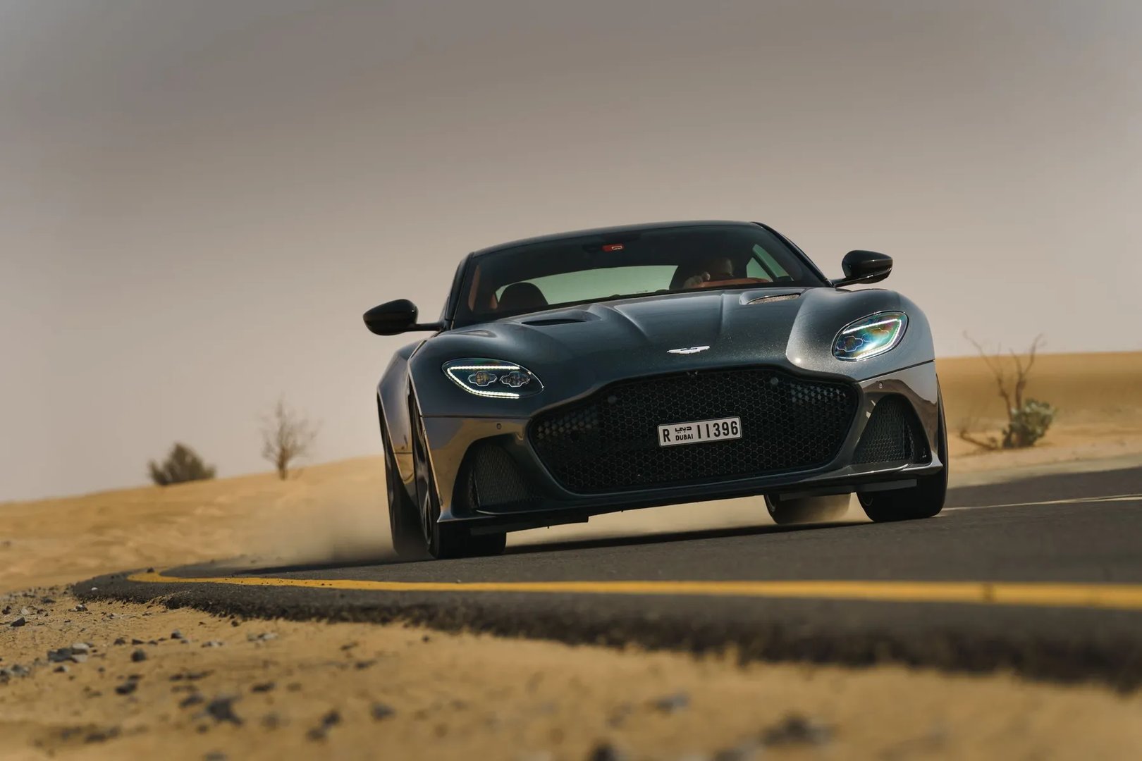 Aston Martin_DBS_3_generation__Coupe__13.jpg