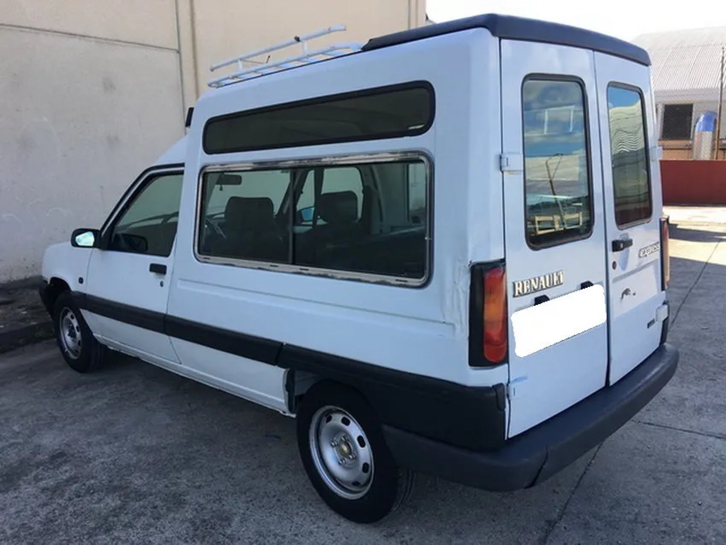 Renault_Express_1_generation_restyling_2__Minivan__8.jpg