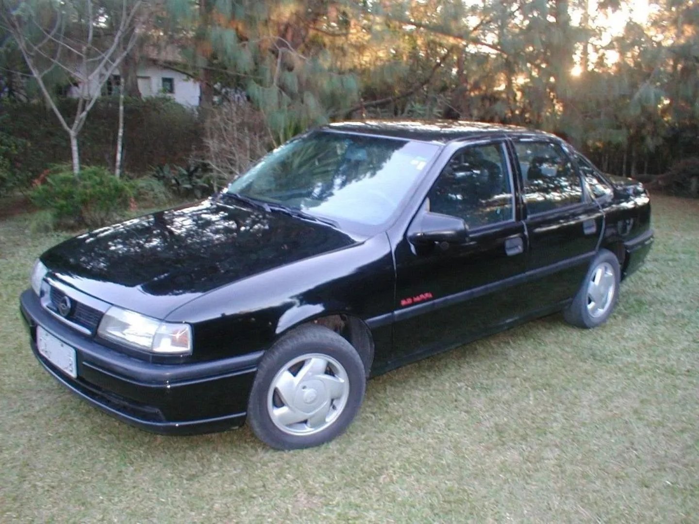 Chevrolet_Vectra_1_generation__Sedan__1.jpg
