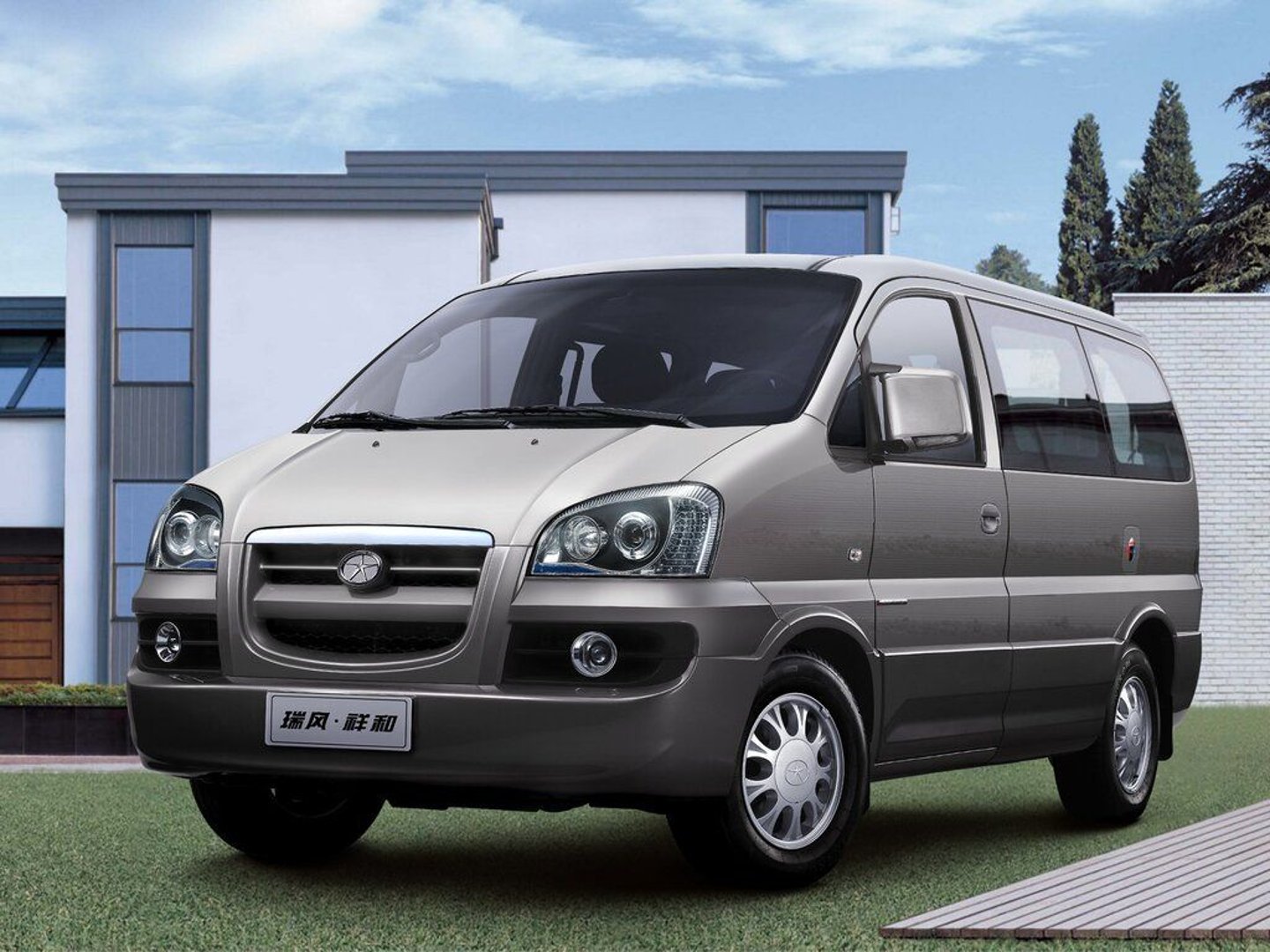 jac_M1_(Refine)_1_generation__Minivan__9.jpg