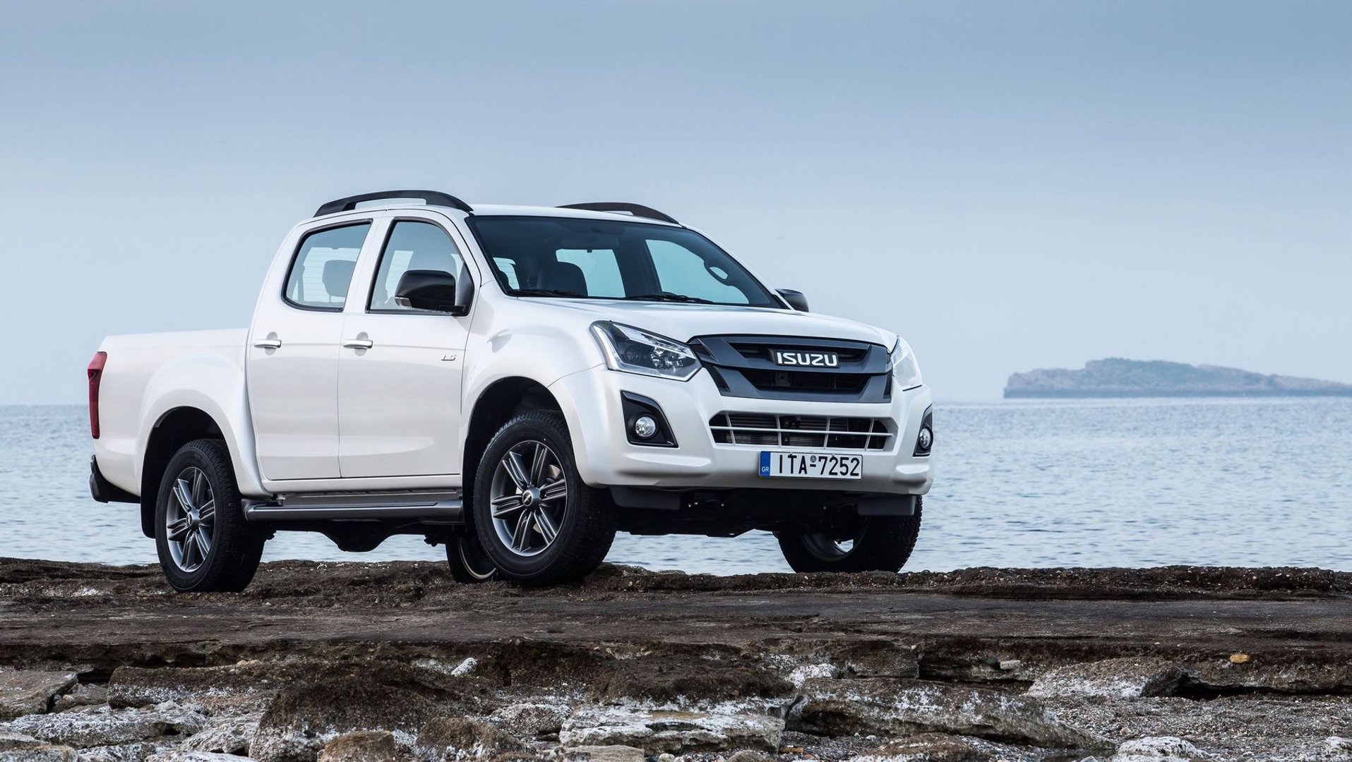 isuzu_D-Max_2_generation_restyling__Pickup_double-cab__11.jpg