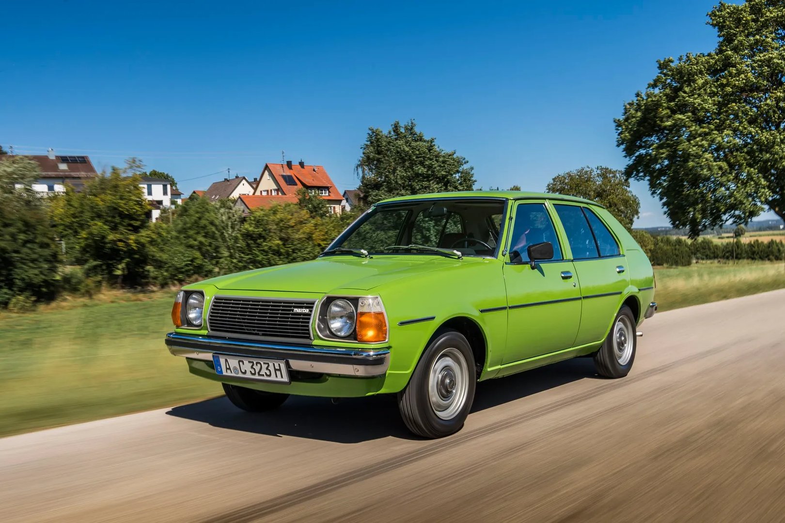 Mazda_323_Lantis_1_generation__Hatchback_5-door__1.jpg