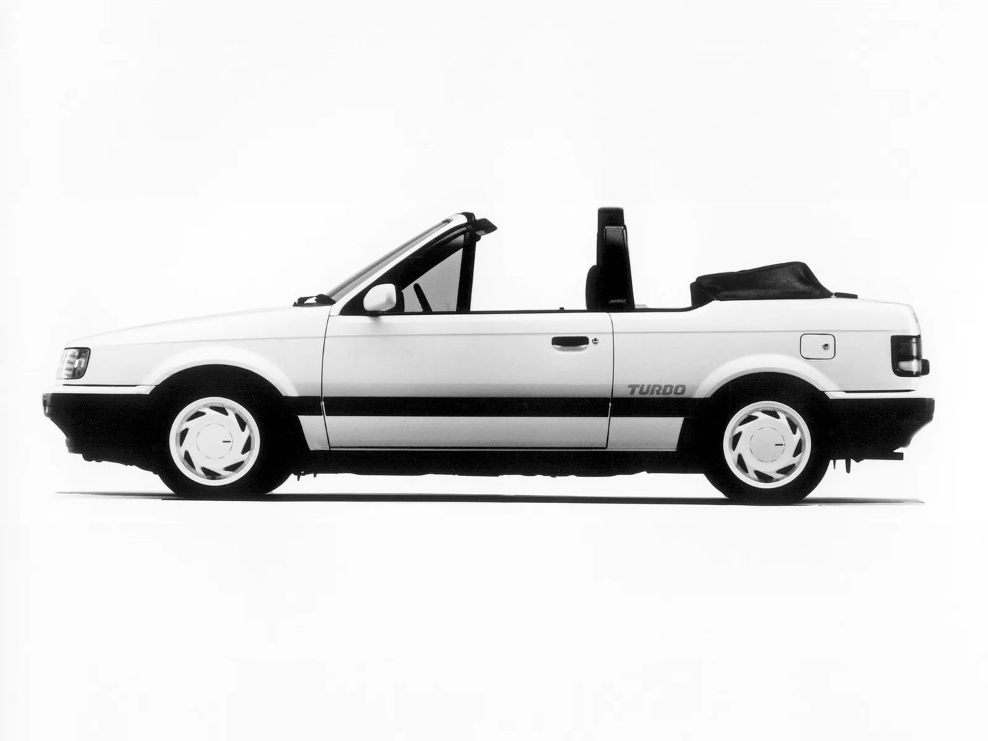 Mazda_Familia_6_generation__Cabrio__2.jpg
