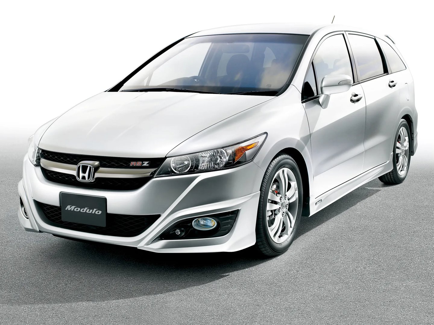 Honda_Stream_2_generation_restyling__Compact_Van__2.jpg