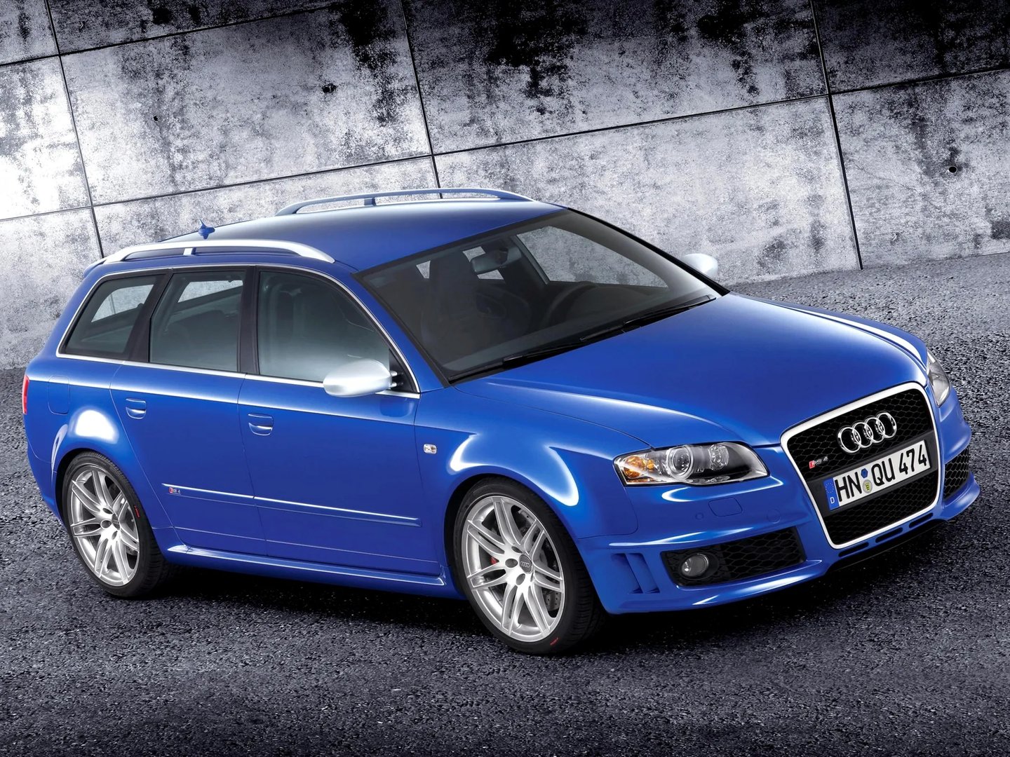 Audi_RS4_2_generation__Estate_5-door__3.jpg