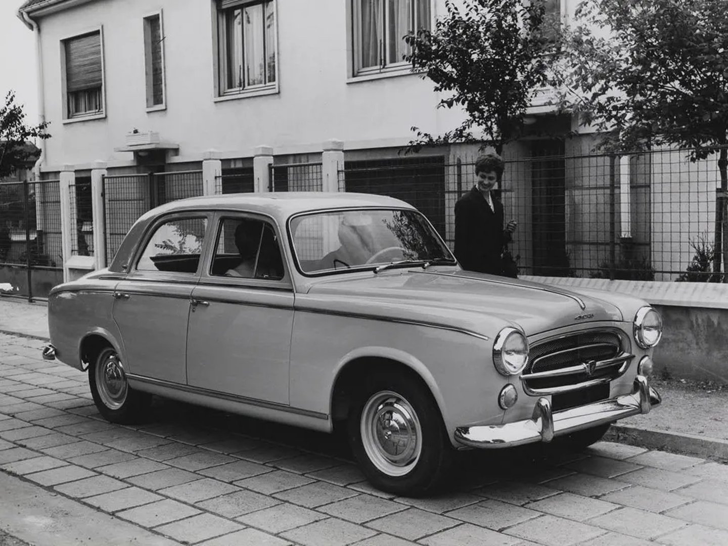 Peugeot_403_1_generation__Sedan__5.jpg