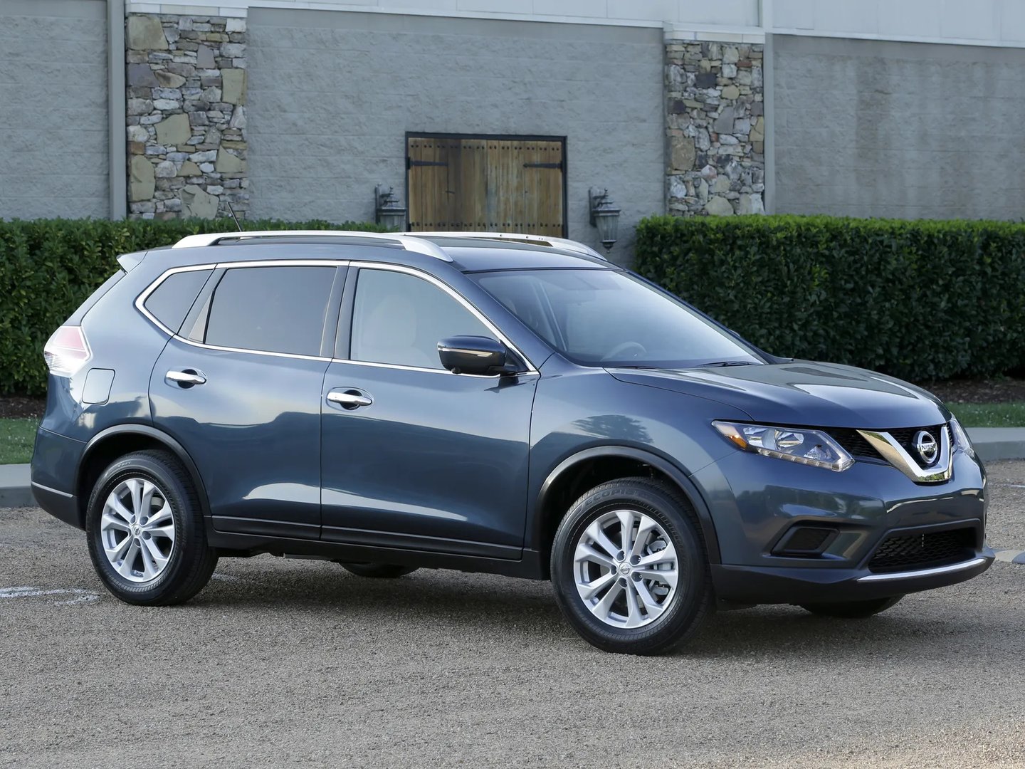 Nissan_Rogue_2_generation__SUV_5-doors__7.jpg