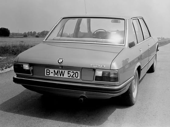 BMW_5_series_1_generation__Sedan__7.jpg