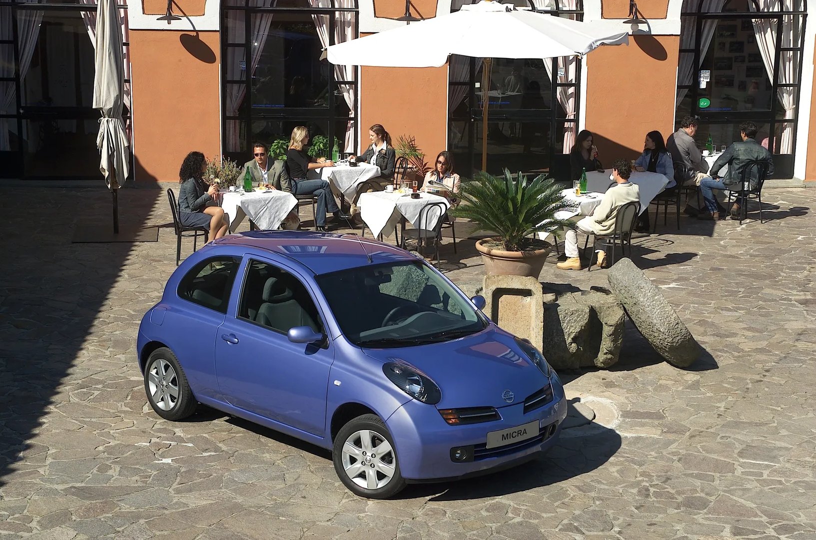 Nissan_Micra_3_generation__Mini_3-doors__7.jpg