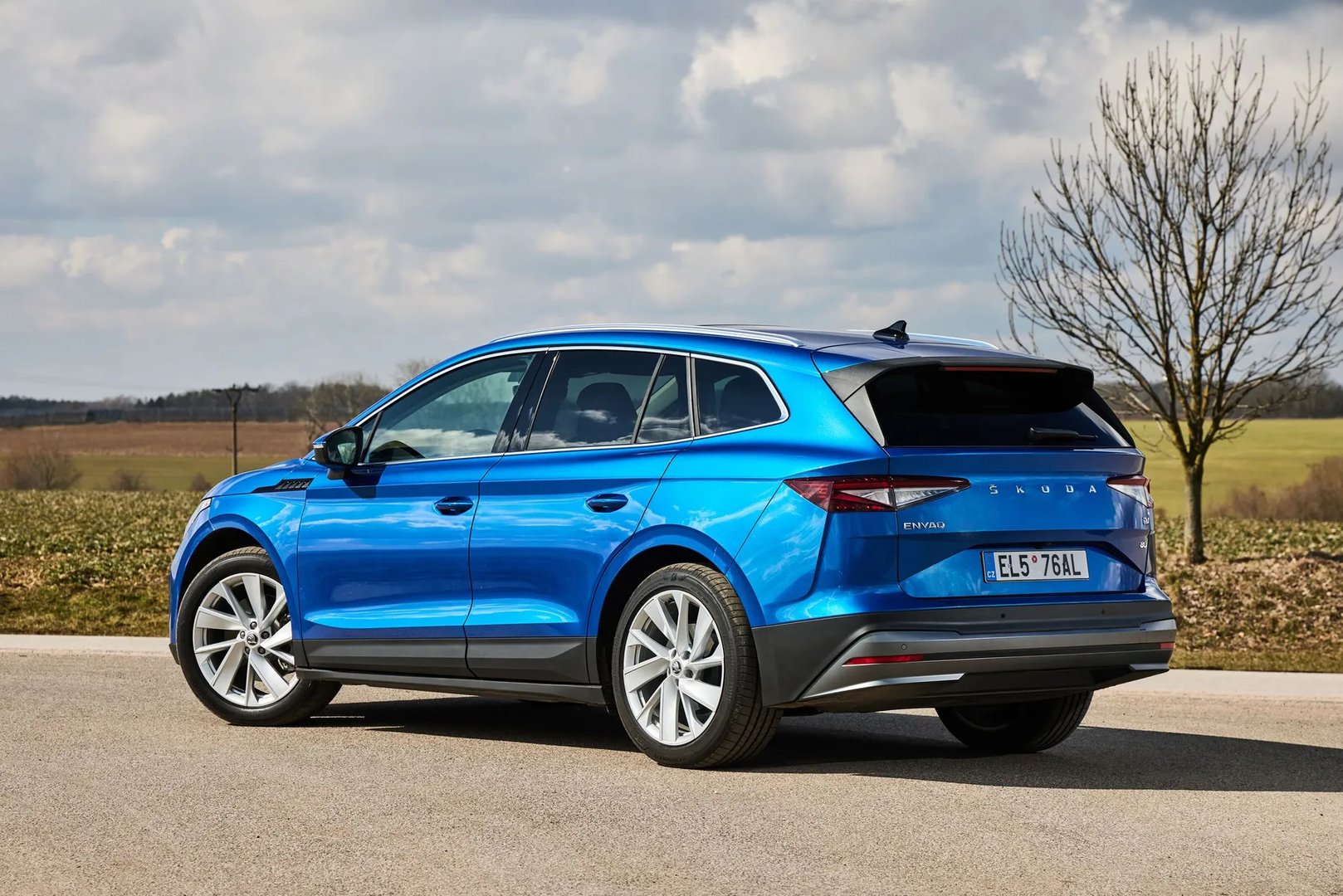 Skoda_Enyaq_iV_1_generation__SUV_5-doors__3.jpg
