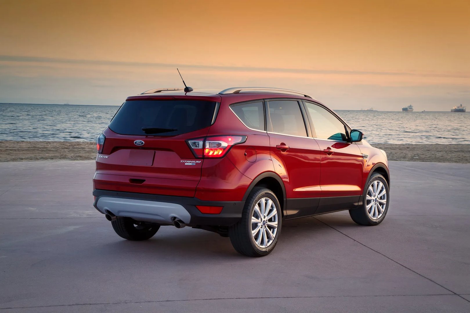 Ford_Escape_3_generation_restyling__SUV_5-doors__2.jpg