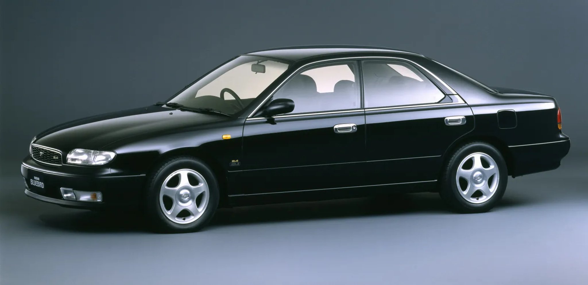 Nissan_Bluebird_9_generation__Sedan__4.jpg