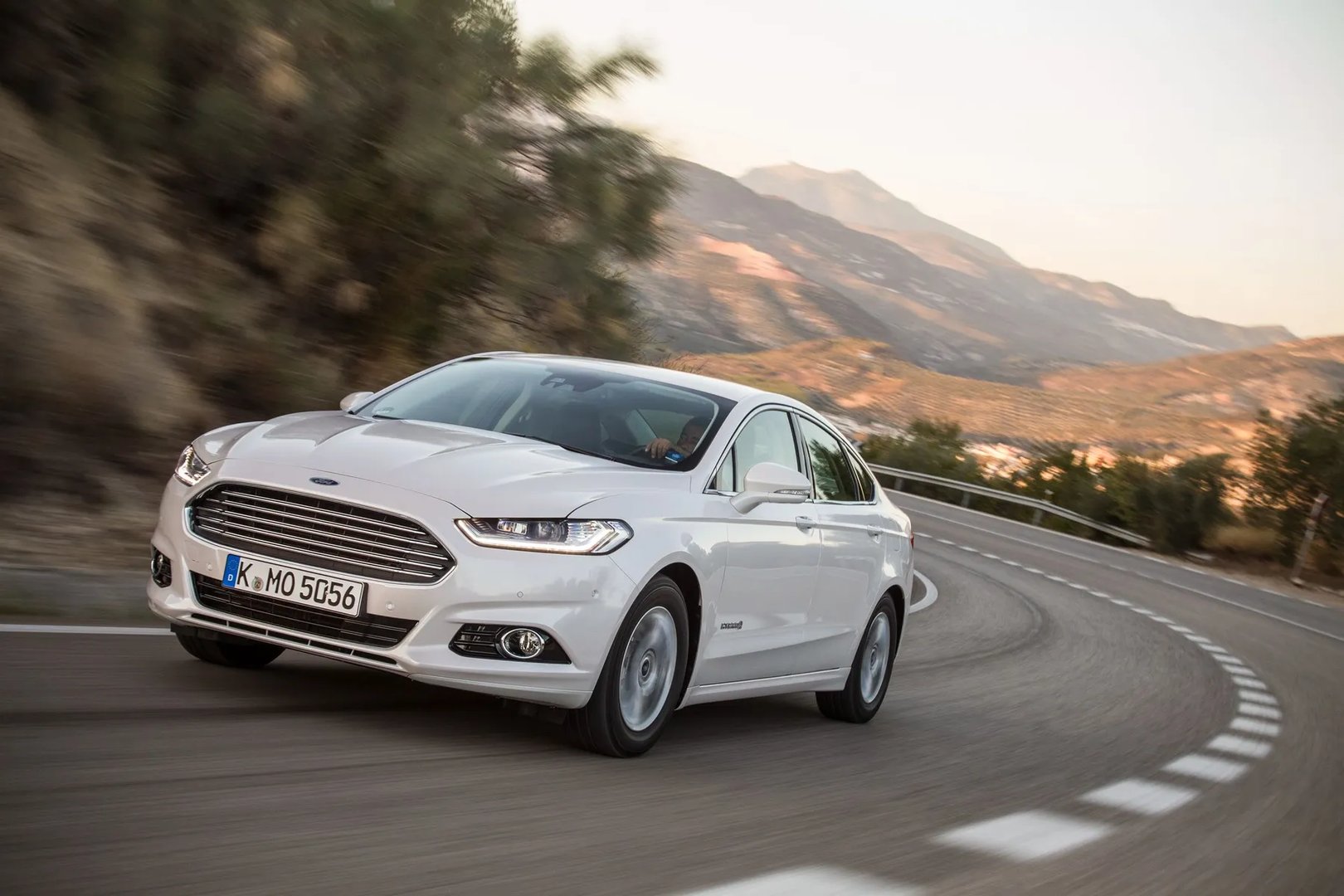 Ford_Mondeo_5_generation__Sedan__3.jpg