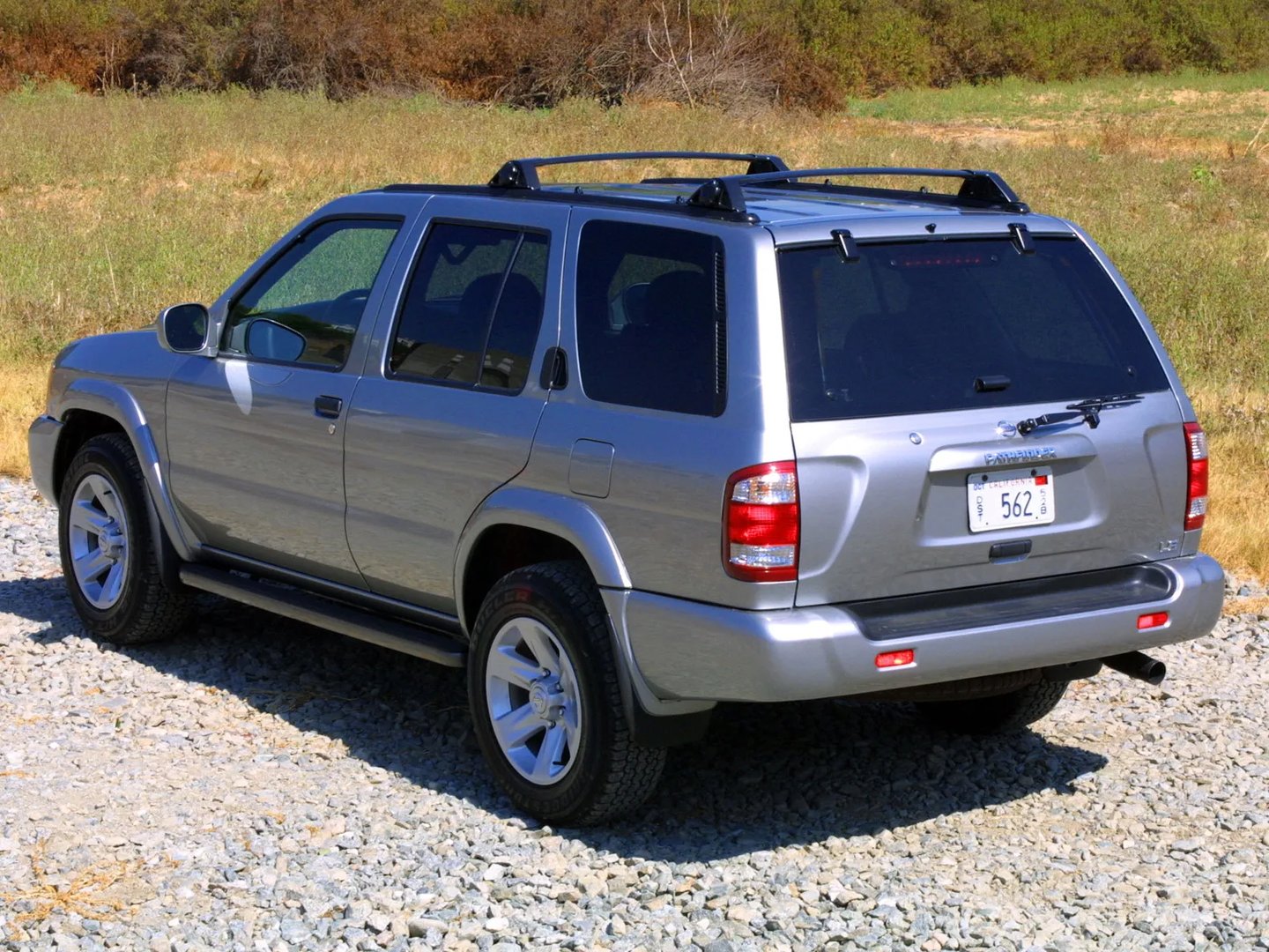 Nissan_Pathfinder_2_generation__SUV_5-doors__7.jpg