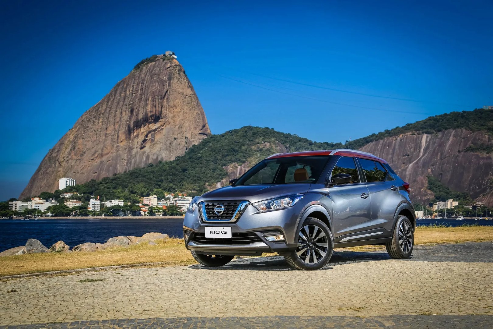 Nissan_Kicks_1_generation__SUV_5-doors__13.jpg