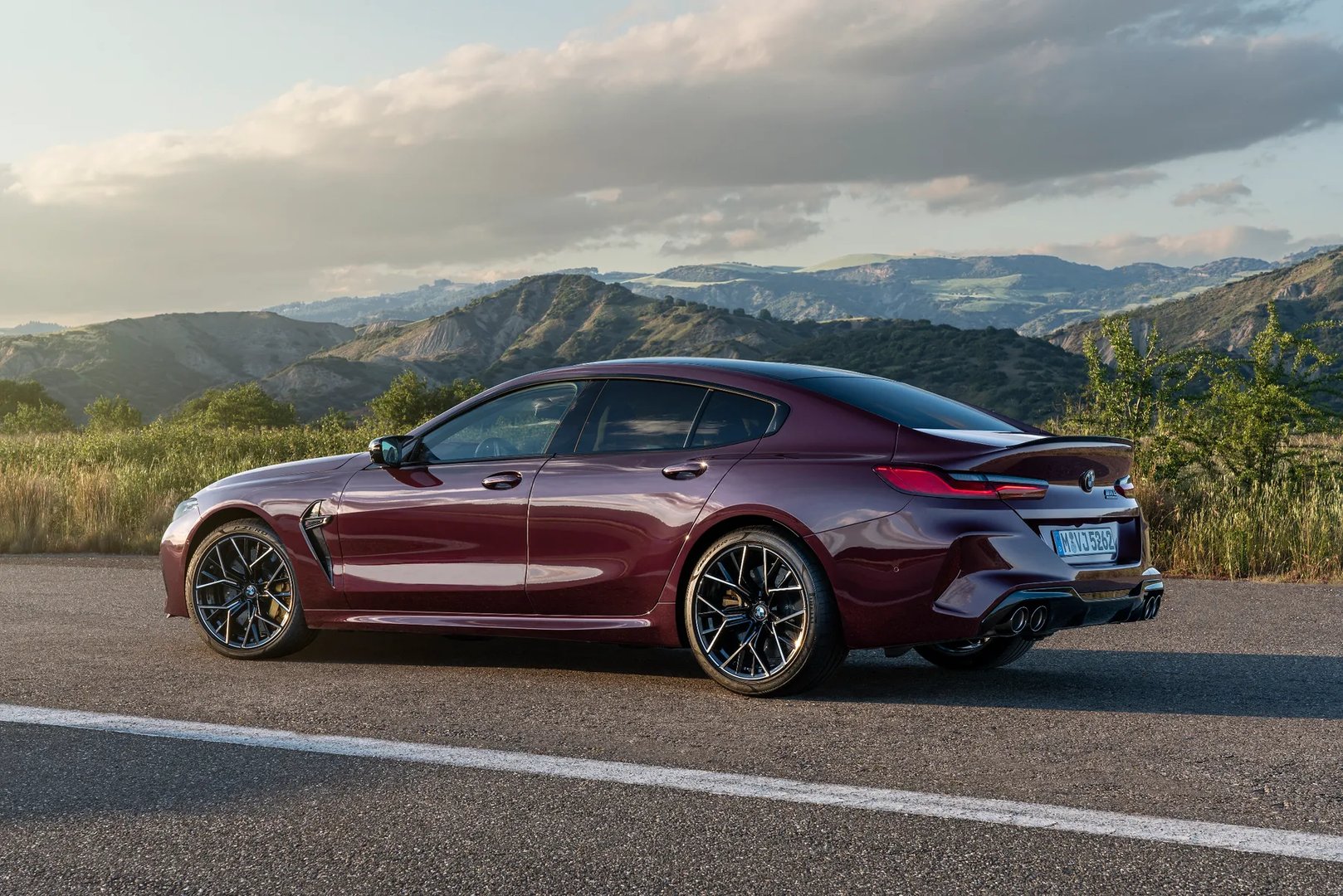 BMW_M8_1_generation__Sedan__2.jpg