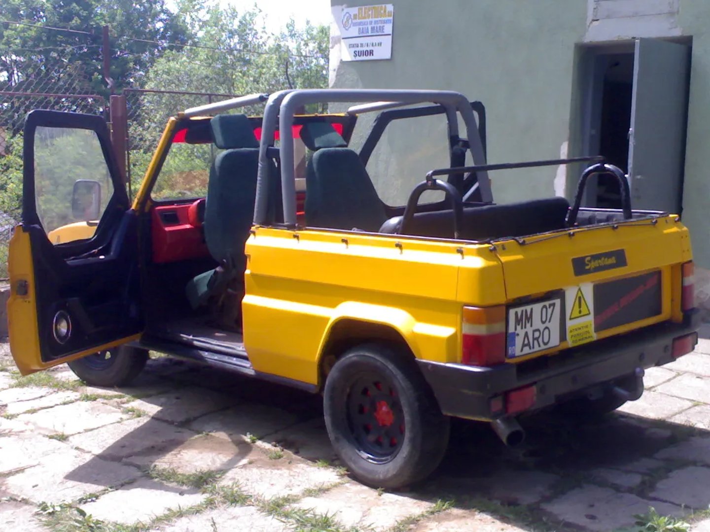 Aro_10_1_generation__SUV_cabriolet__6.jpg