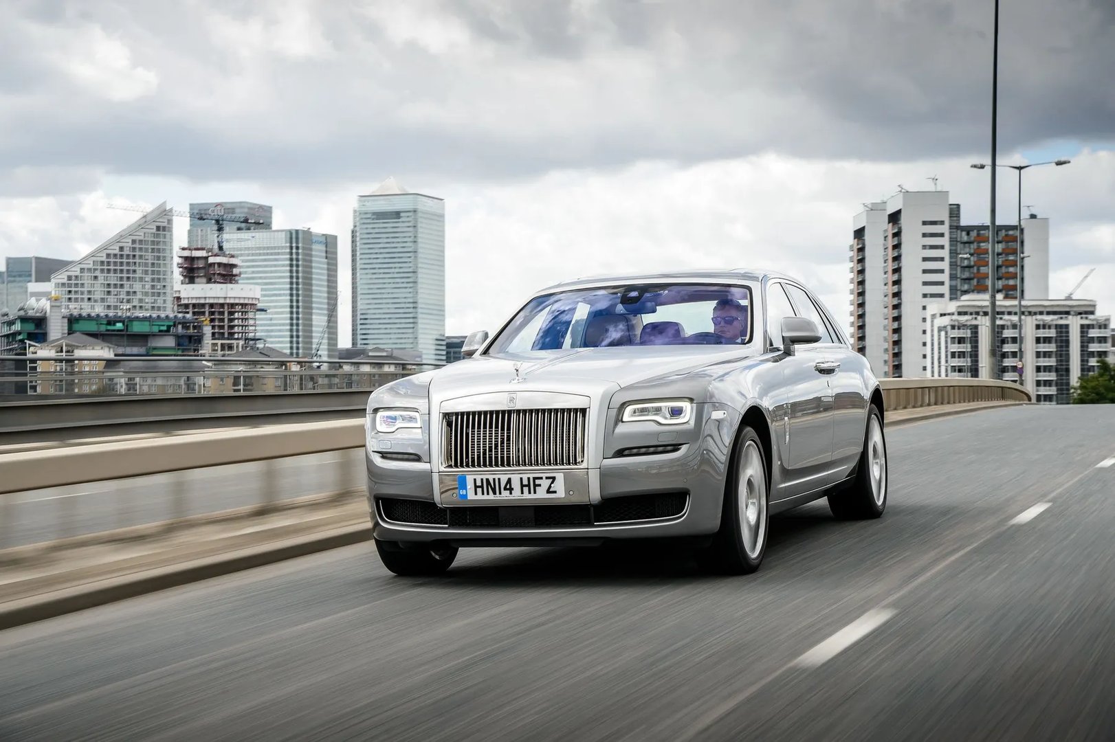 Rolls-Royce_Ghost_1_generation_restyling__Sedan__8.jpg