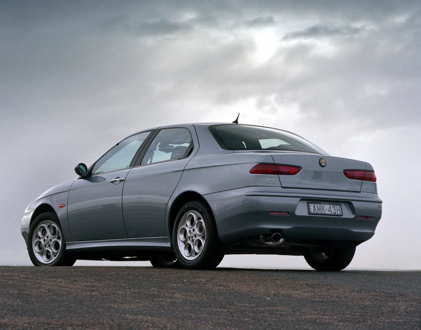 Alfa Romeo_156_1_generation_restyling_1__Sedan__4.jpg