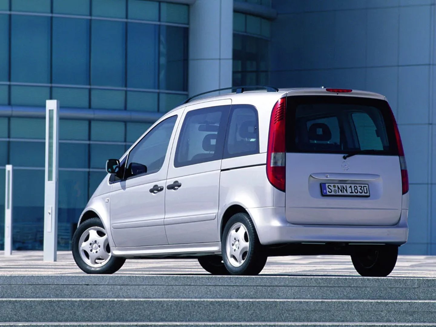 Mercedes_Vaneo_1_generation__Compact_Van__1.jpg
