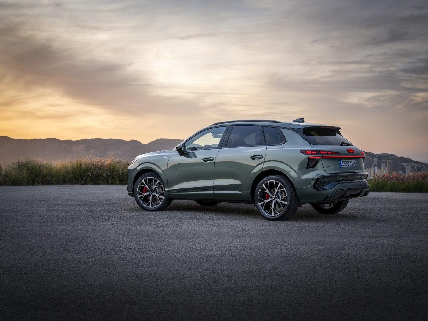 Audi_q3_3_generation__SUV_5-doors__7.jpg