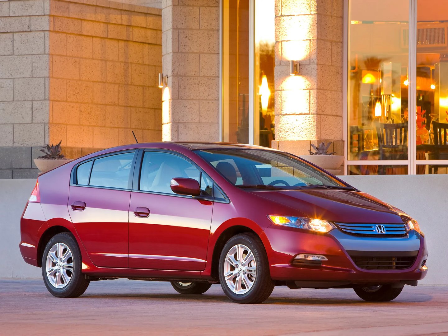 Honda_Insight_2_generation__Hatchback_5-door__6.jpg