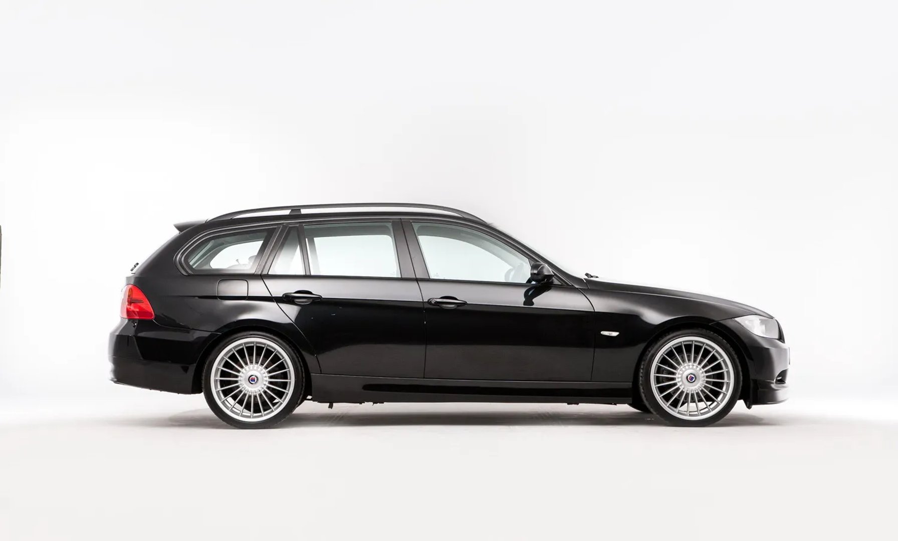 Alpina_D3_1_generation__Estate_5-door__4.jpg