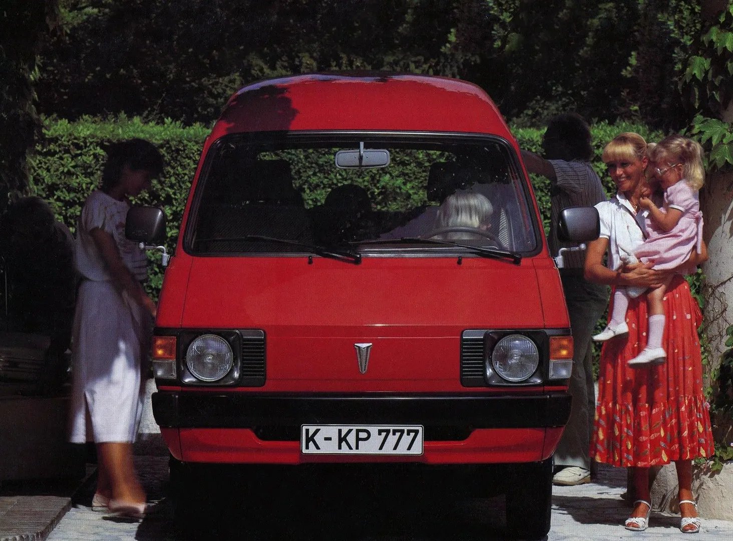 Toyota_Lite_Ace_2_generation__Minivan__3.jpg