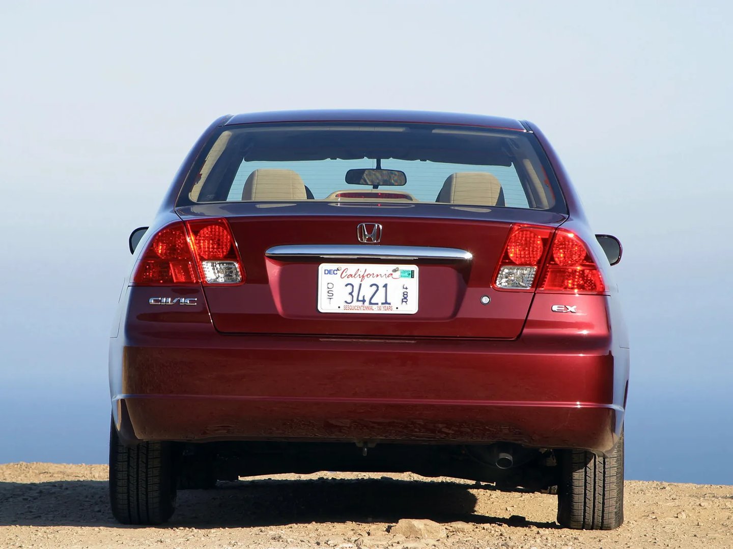 Honda_Civic_(USA)_7_generation__Sedan__4.jpg