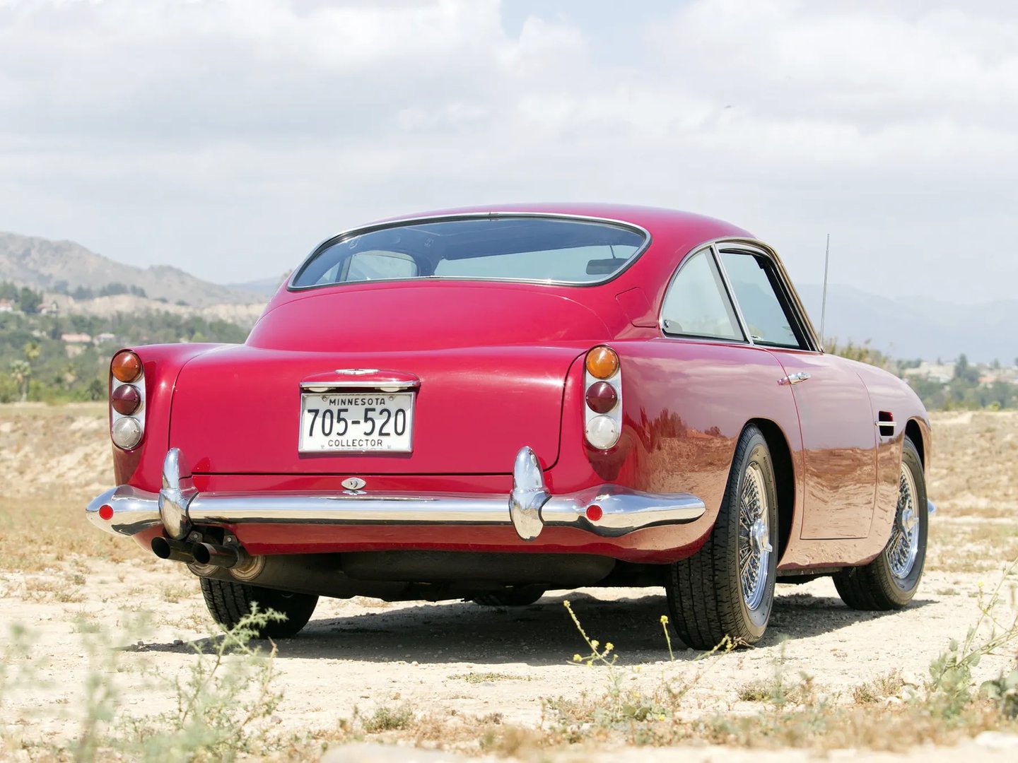 Aston Martin_DB5_1_generation__Coupe__2.jpg